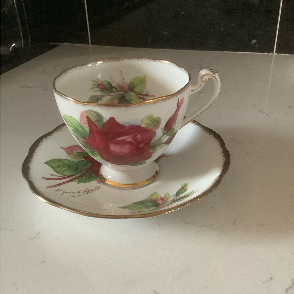 Roslyn fine bone china England series 6 authentic world famous wheat croft set